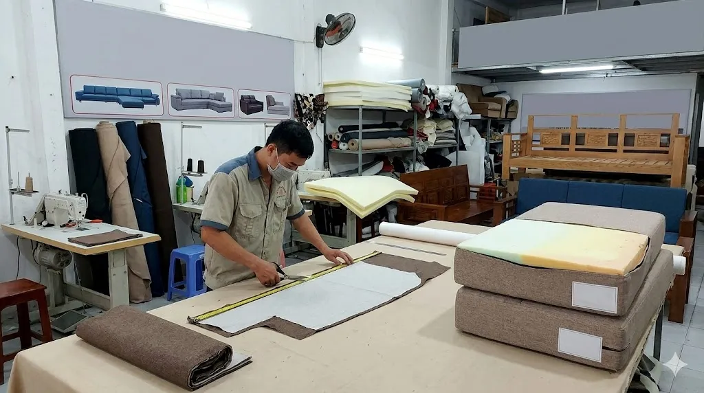 Nệm Ghế Sofa TPHCM Giá Xưởng – May Theo Yêu Cầu 10 Xưởng may nệm ghế sofa tại TPHCM với quy trình đo đạc, cắt may chuyên nghiệp.